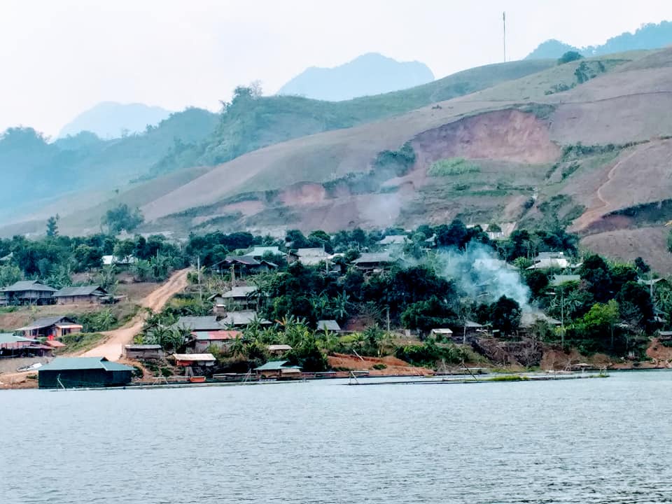 Lòng hồ thủy điện Sơn La tại Mường Lay