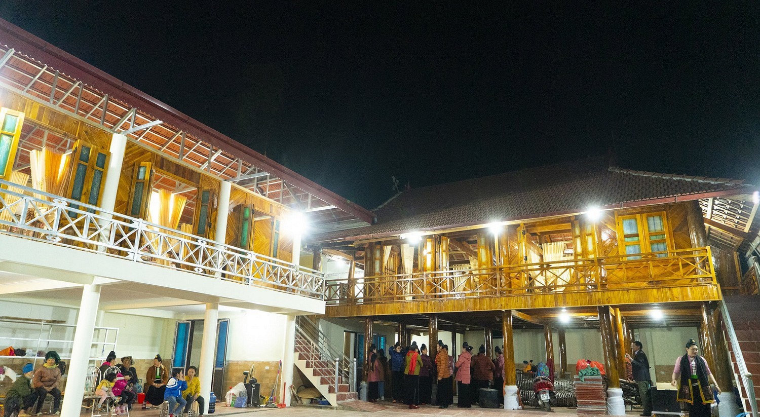 Bản văn hóa du lịch bản Mển